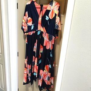 Beautiful floral vneck dress shirt sleeves- perfect for Easter!